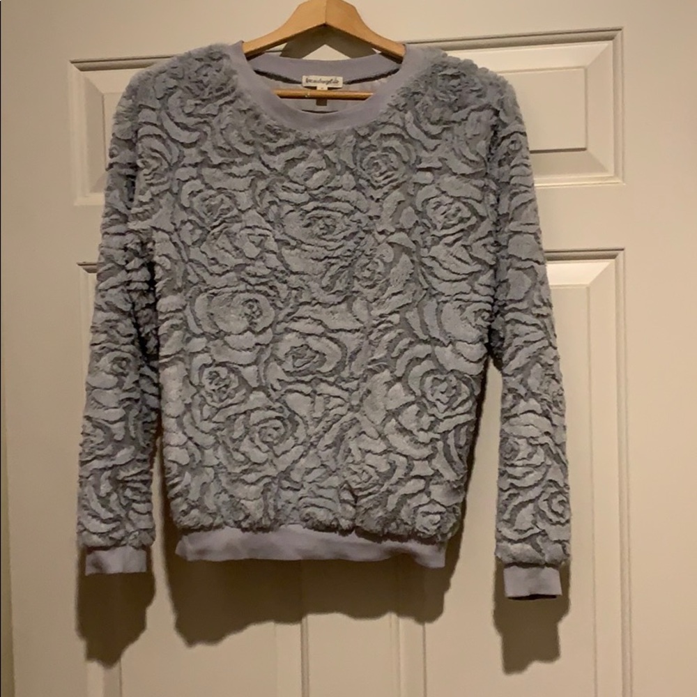 Gray sweater / sweatshirt